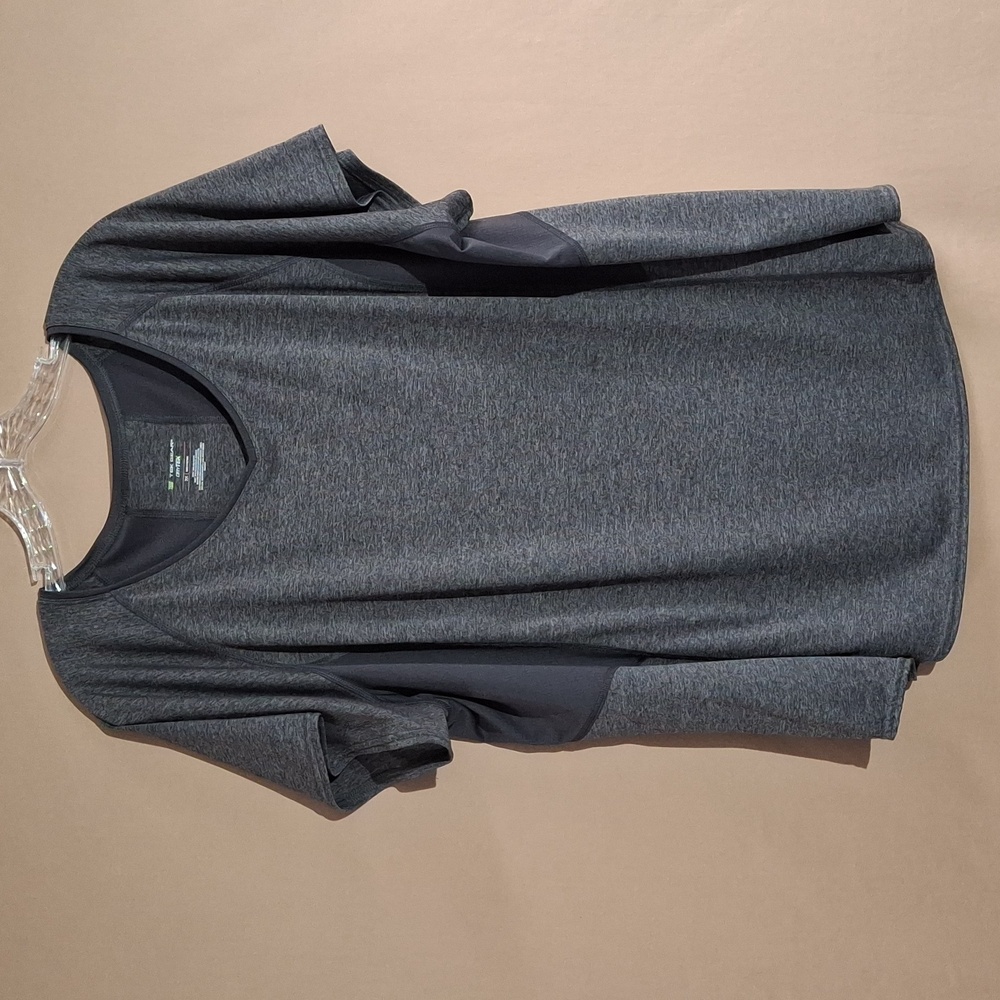 Tek Gear Women's Short Sleeve V-Neck Athletic Top Grey 2X